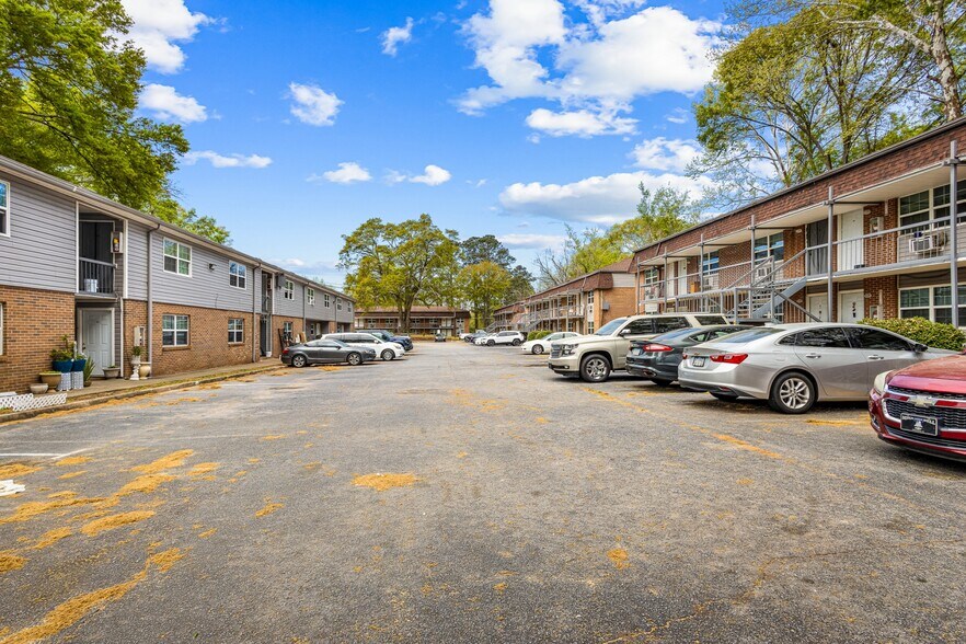 More Photos Of 210 Matthews Ave, Carrollton Apartments For Sale