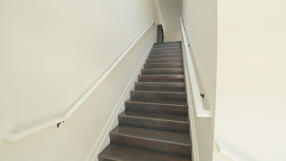 More Photos Of 1740 Grassland Pky, Alpharetta Office For Lease