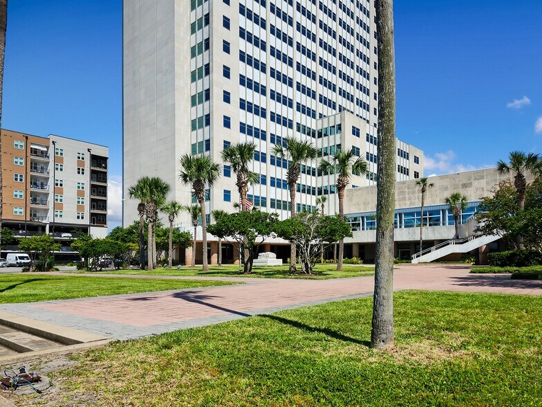 More Photos Of 841 Prudential Dr, Jacksonville Coworking Space