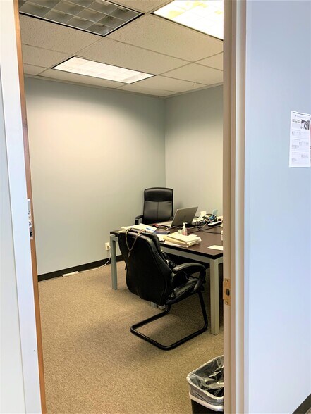More Photos Of 9555 W Sam Houston Pky S, Houston Office For Lease