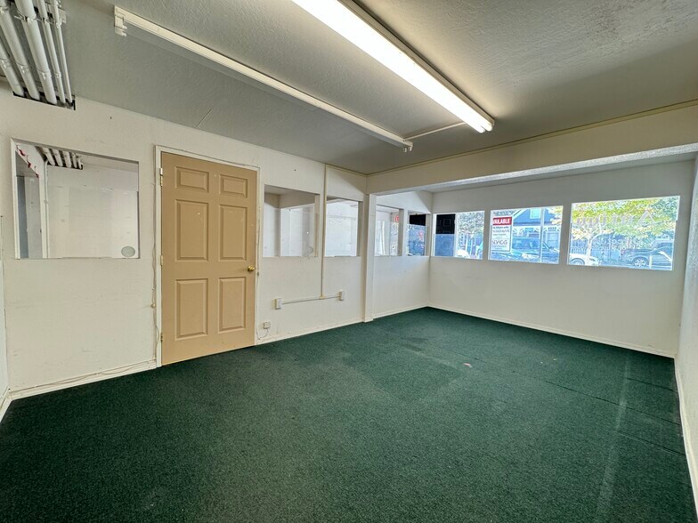 More Photos Of 210 N Carson St, Carson City Storefront For Lease