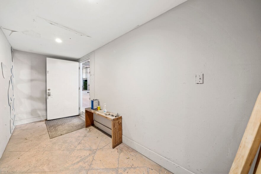 More Photos Of 19 Heron St, San Francisco Warehouse For Lease