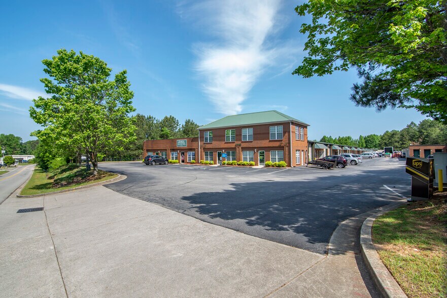 More Photos Of 2445 Hilton Dr, Gainesville Industrial For Lease