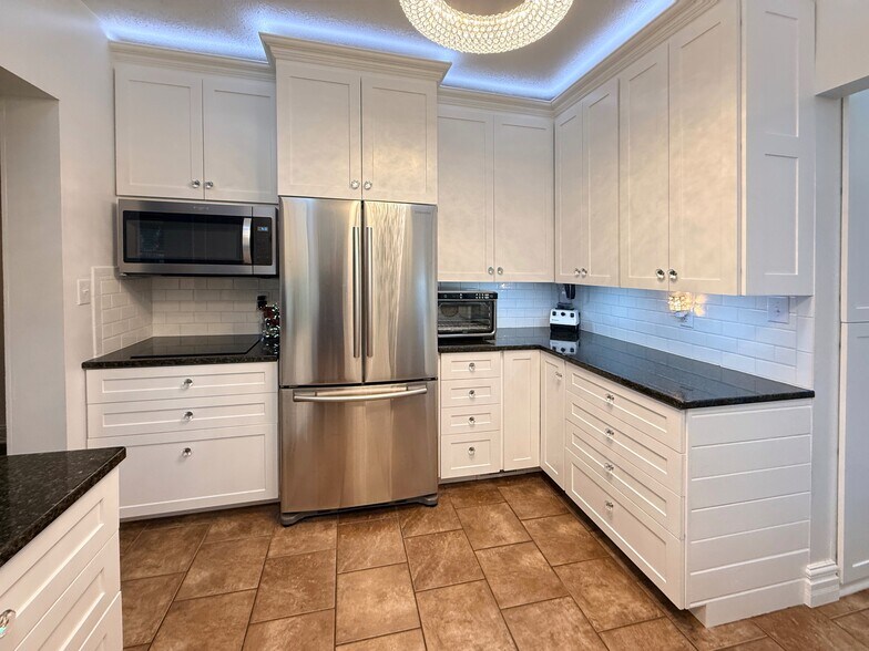 More Photos Of 2 Ash St E, Three Oaks General Retail For Sale