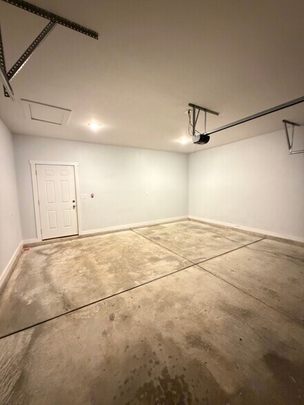 More Photos Of 422 Falls Pt SW, Madison Flex For Sale