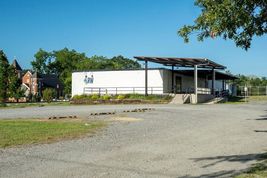 Primary Photo Of 214 S Church St, Dublin Flex For Sale