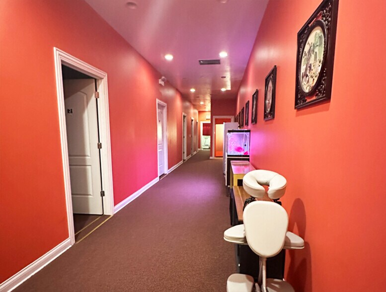 More Photos Of 3347 N Clark St, Chicago Storefront Retail Residential For Sale