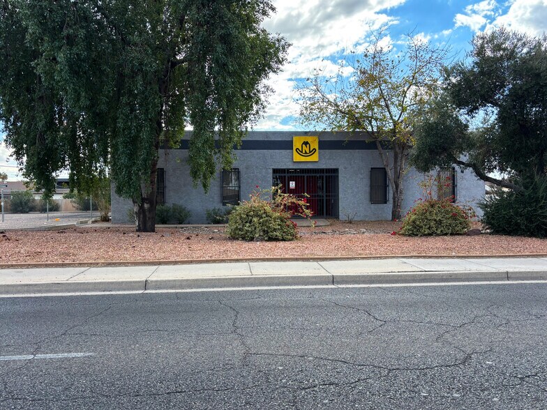 Primary Photo Of 4141 W Bethany Home Rd, Phoenix Medical For Sale