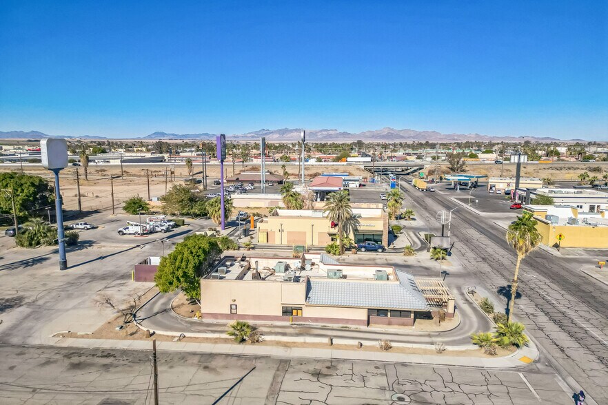 More Photos Of 379 S Lovekin Blvd, Blythe Fast Food For Lease