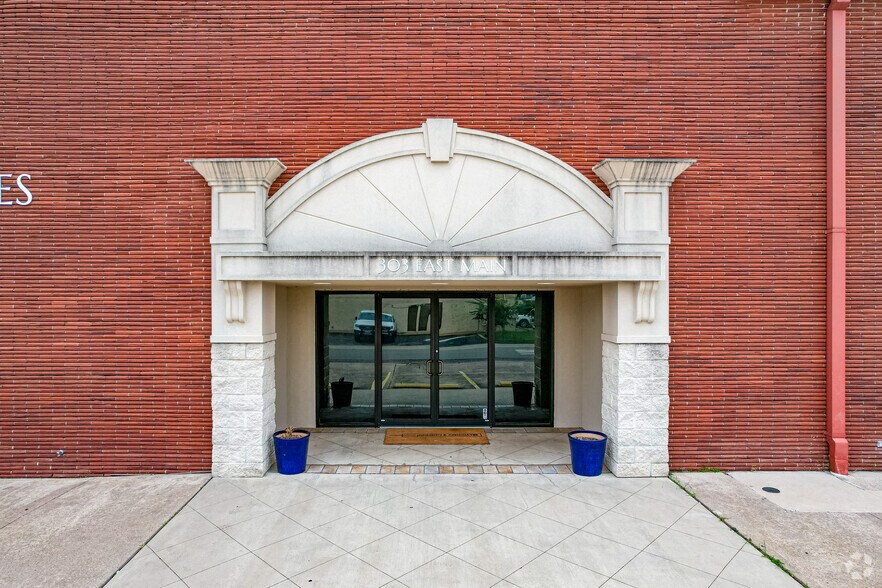 More Photos Of 303 E Main St, League City Office For Lease