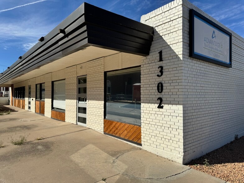 More Photos Of 1302 N Stanton St, El Paso Medical For Sale