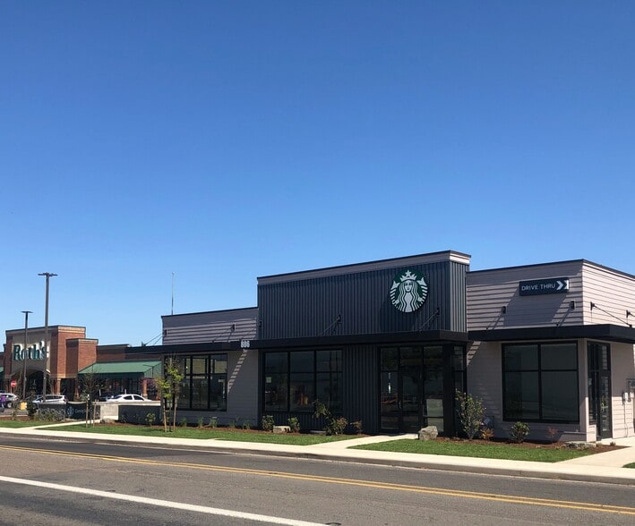 Primary Photo Of 806 N 1st St, Silverton General Retail For Sale