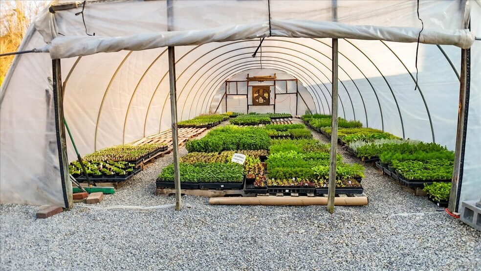 More Photos Of 1356 Coopers Cove Rd, Hardy Specialty For Sale