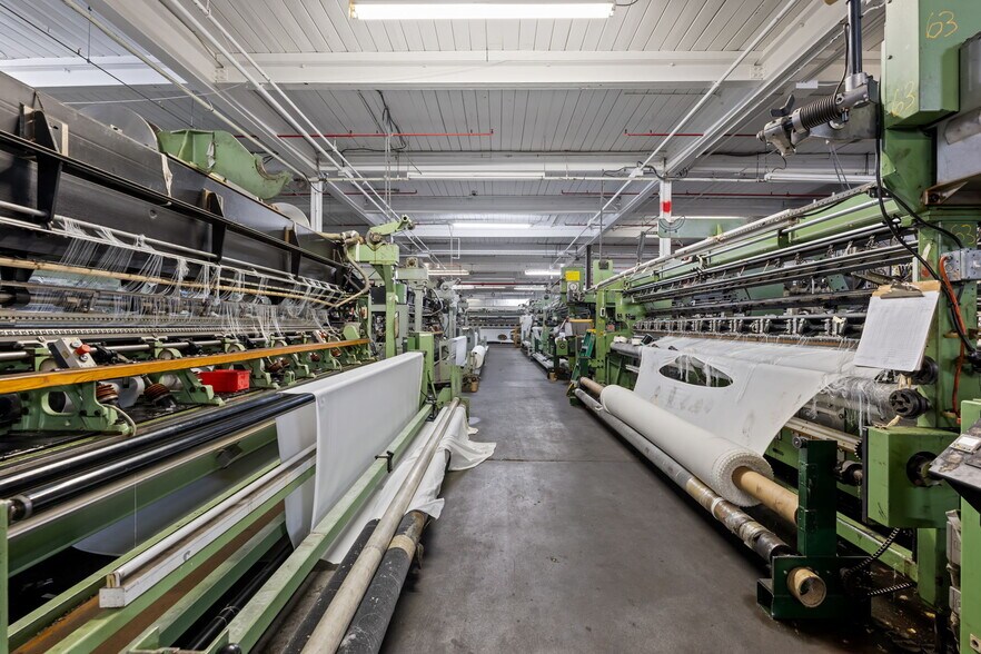 More Photos Of 312 W Luther Ave, Liberty Manufacturing For Sale