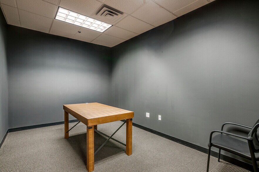 More Photos Of 3262 Chapel Creek Blvd, Fort Worth Office For Lease