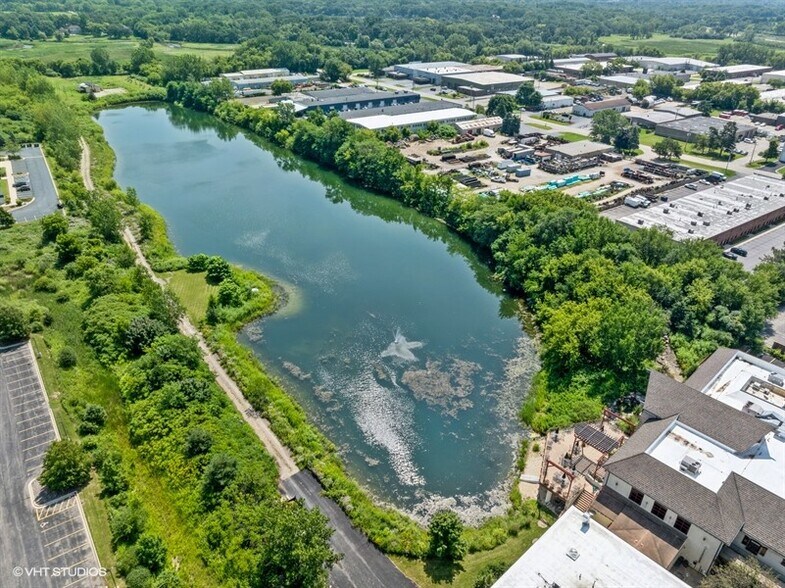 More Photos Of 22221 N Pepper Rd, Lake Barrington General Retail For Sale