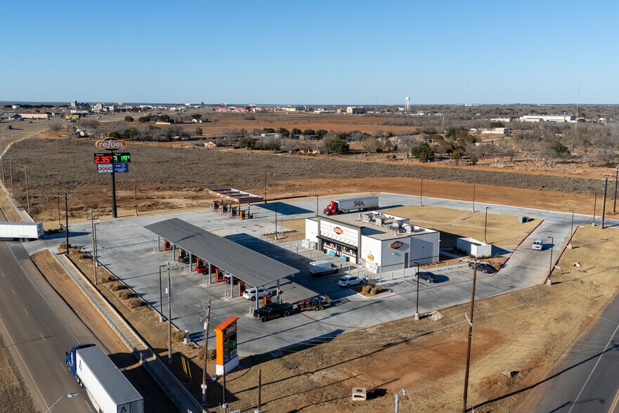 More Photos Of 967 S Interstate 35, Pearsall General Retail For Sale