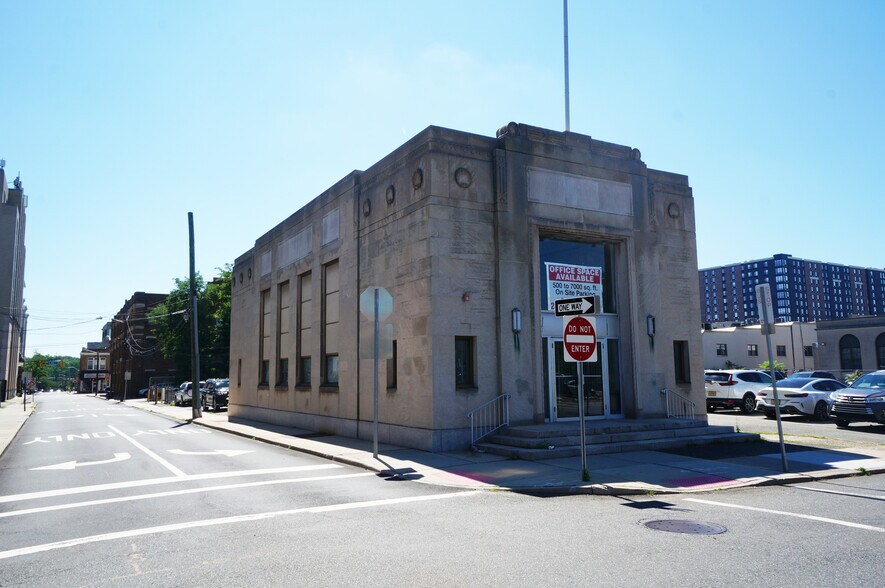More Photos Of 242 State St, Hackensack Freestanding For Lease