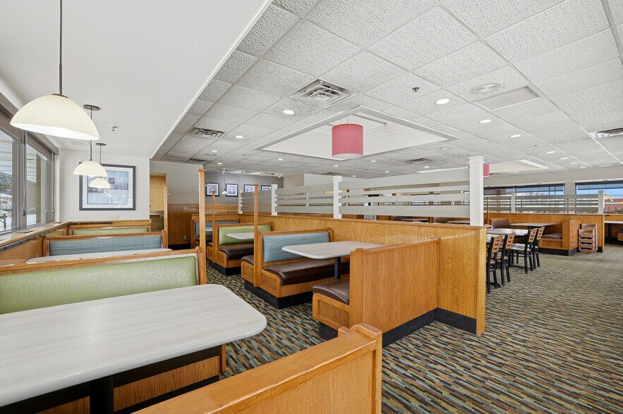 More Photos Of 143 Division St, Stevens Point Restaurant For Sale