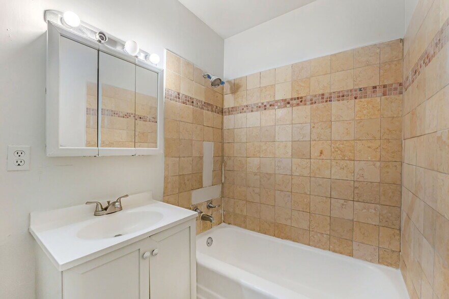 More Photos Of 5104 Pebble Beach Blvd, Las Vegas Apartments For Sale