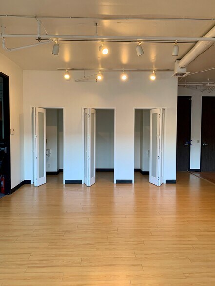 More Photos Of 701 Santa Monica Blvd, Santa Monica Office For Sale