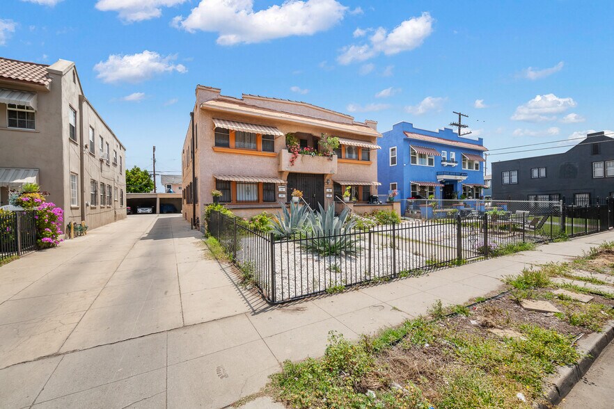 More Photos Of 3110 Raymond Ave, Los Angeles Apartments For Sale