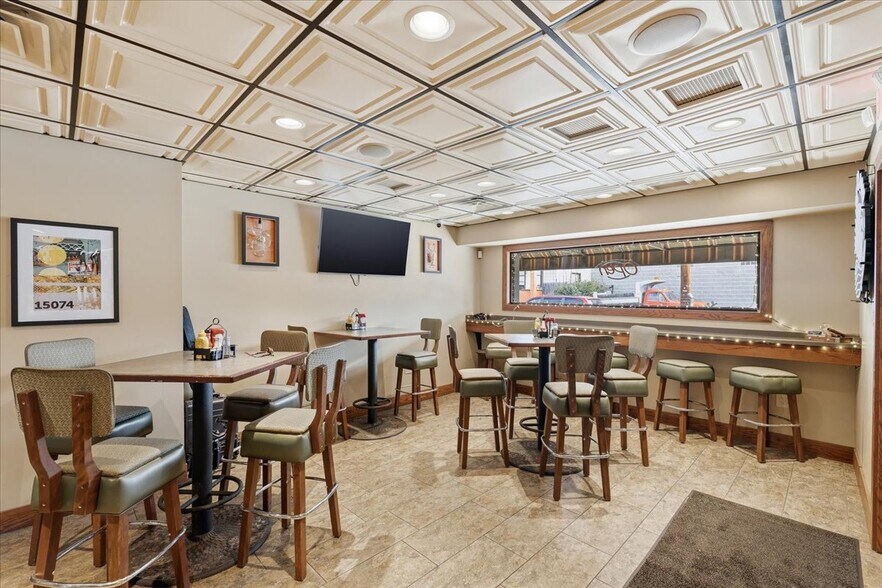 More Photos Of 318 New York Ave, Rochester Sports And Entertainment For Sale