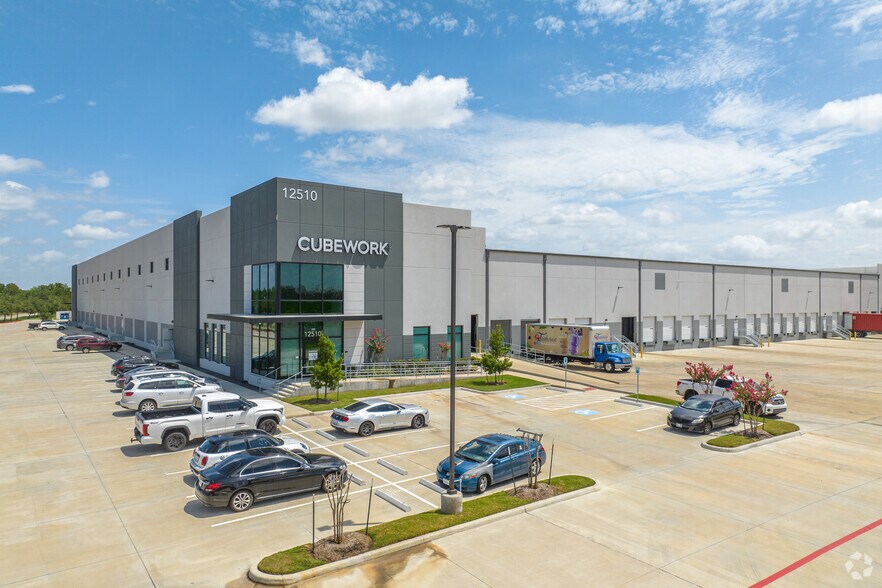 More Photos Of 12510 W Airport Blvd, Sugar Land Distribution For Lease