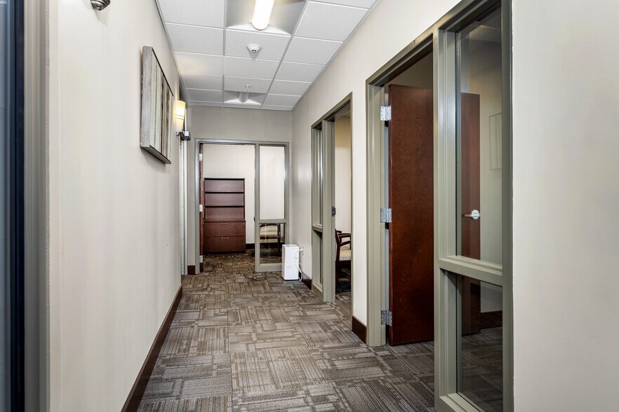 More Photos Of 3020 Orchard Park Rd, Buffalo Office For Sale