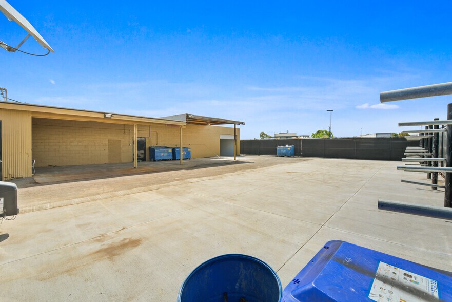 More Photos Of 920-922 E Arlee Pl, Anaheim Warehouse For Sale
