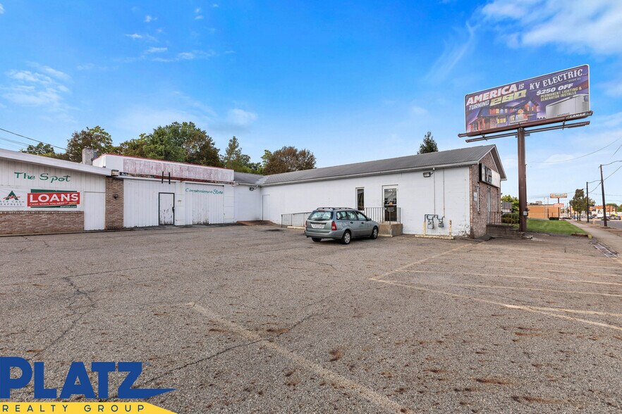 More Photos Of 2550 Market St, Youngstown Freestanding For Sale