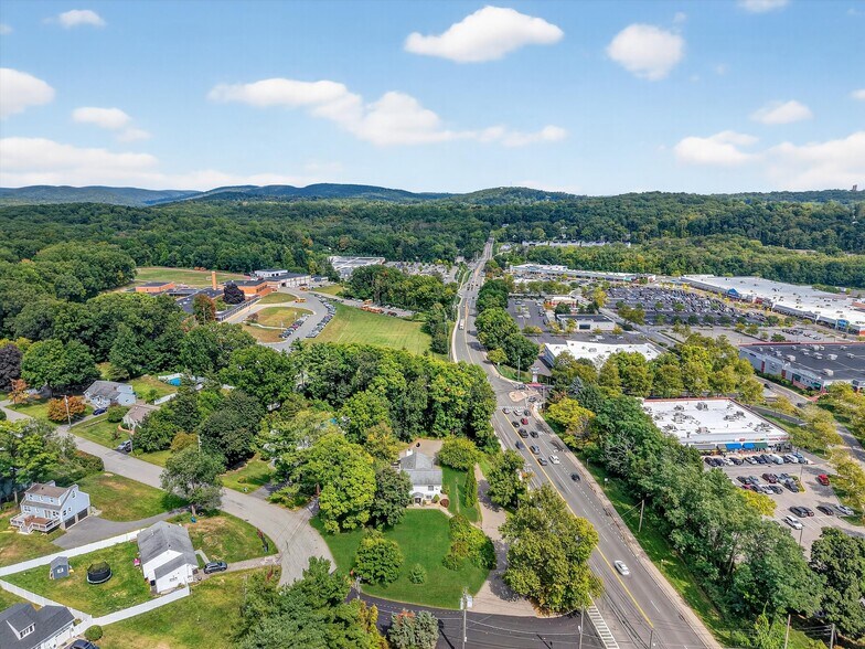 More Photos Of 2 Renee Gate St, Cortlandt Manor Office For Sale