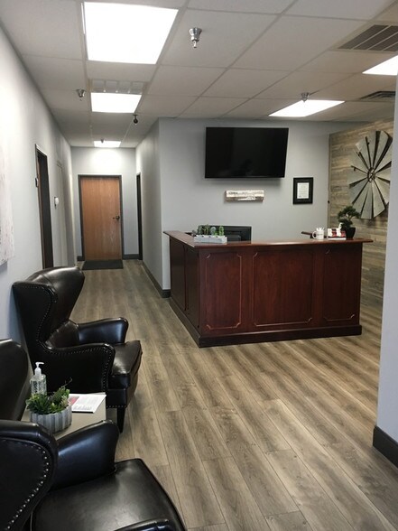 More Photos Of 709-711 Business Way, Wylie Showroom For Lease