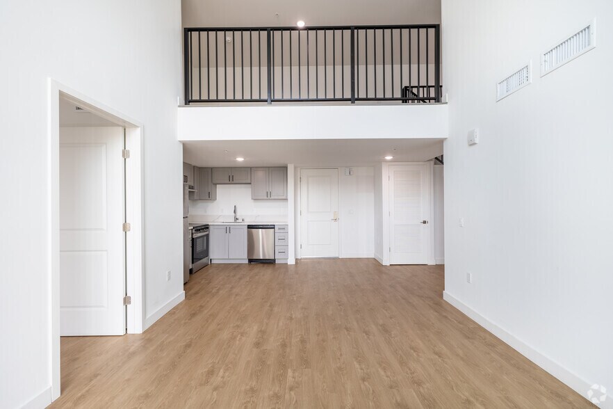 More Photos Of 6569-6581 N Van Nuys Blvd, Van Nuys Apartments For Lease