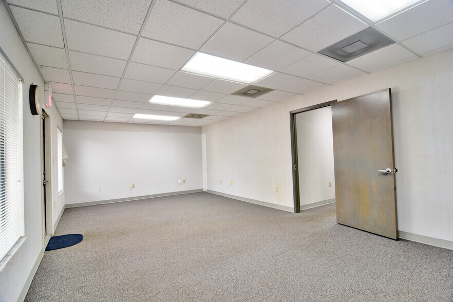 More Photos Of 3275 66th St N, Saint Petersburg Medical For Sale