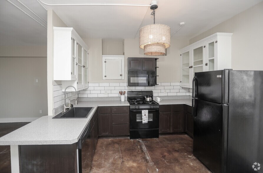 More Photos Of 111 E 16th St, Indianapolis Apartments For Lease