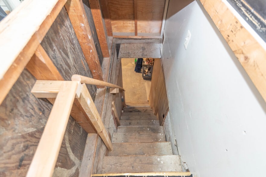 More Photos Of 3600 S Hanover St, Baltimore Storefront For Sale