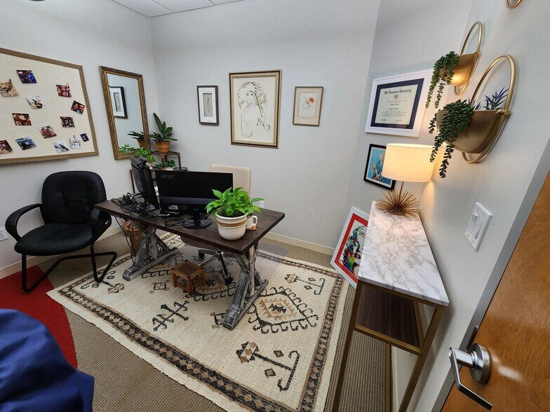 More Photos Of 1880 W Oak Pky, Marietta Loft Creative Space For Lease