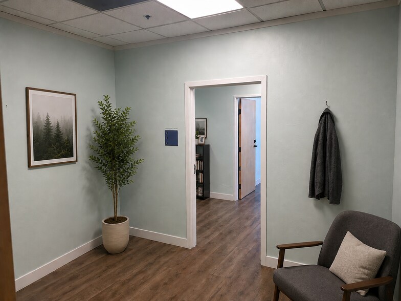More Photos Of 1015 Chestnut Ave, Carlsbad Office For Sale