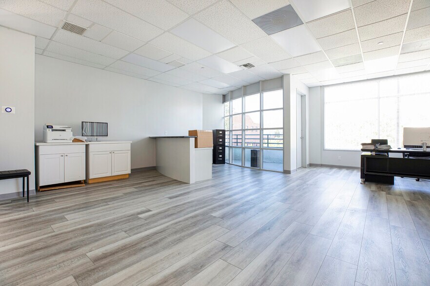 More Photos Of 350 W Arden Ave, Glendale Office For Lease