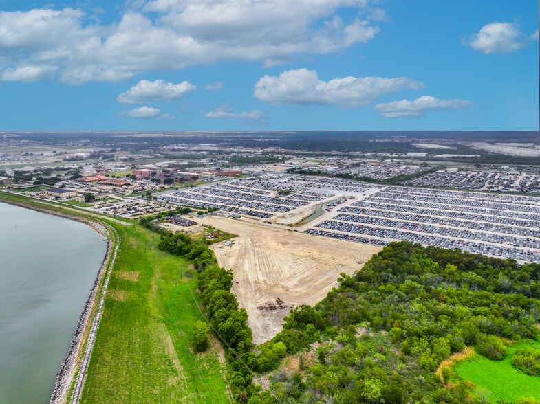 More Photos Of 513 Idlewild Rd, Grand Prairie Land For Lease