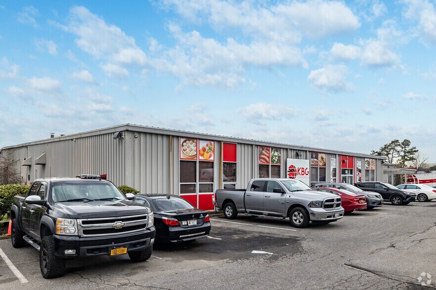 Primary Photo Of 50 Inez Dr, Bay Shore Warehouse For Lease