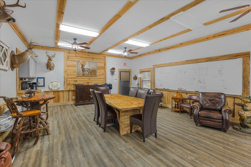 More Photos Of 7513 Highway 90, Milton Loft Creative Space For Sale