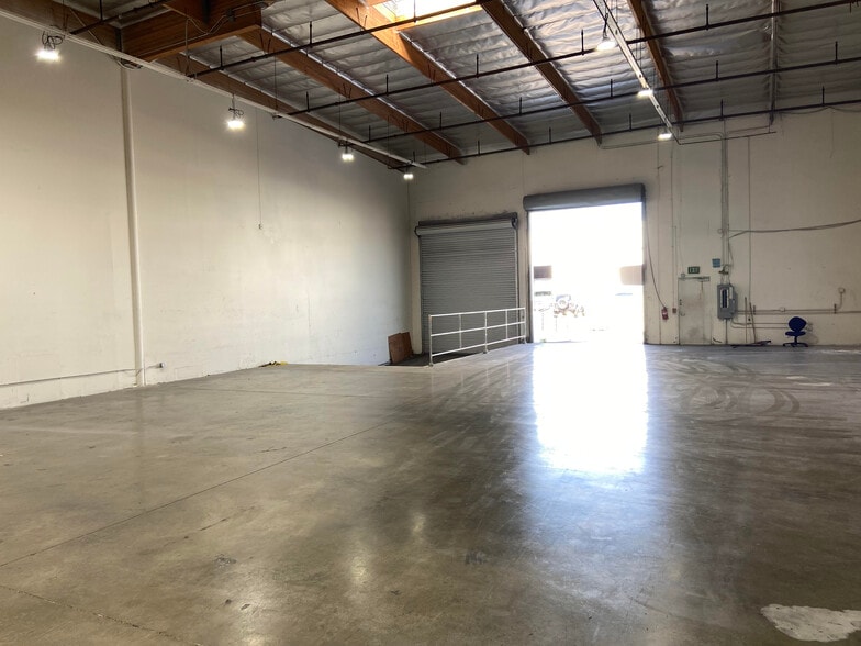 More Photos Of 12707 Rives Ave, Downey Warehouse For Lease