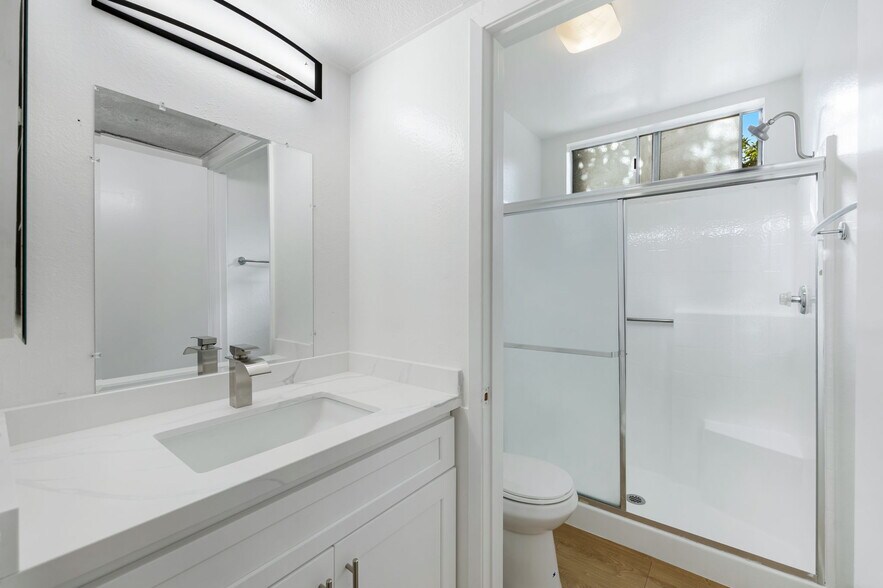 More Photos Of 4406 Cahuenga Blvd, Toluca Lake Apartments For Sale