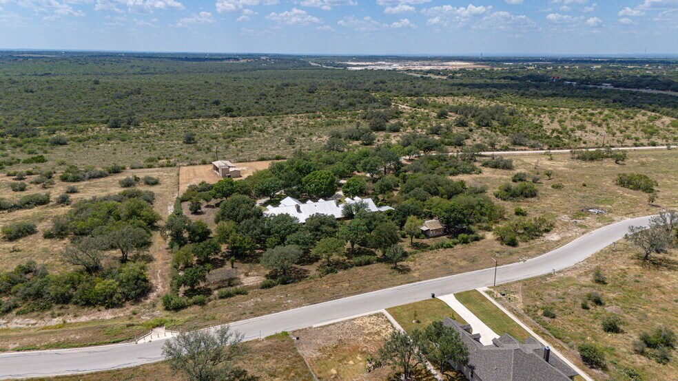 More Photos Of 2234 Highway 90 w, Castroville Flex For Sale