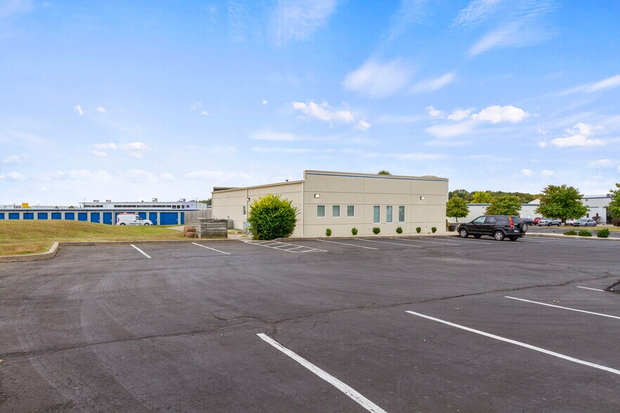 More Photos Of 2134 Holiday Ln, Franklin Medical For Sale
