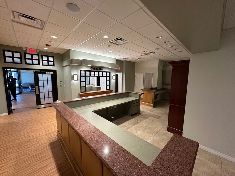 More Photos Of 1560 75th St, Downers Grove Office For Lease