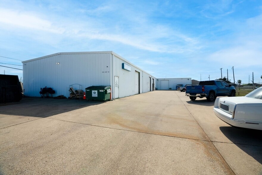More Photos Of 5802-E Wooldridge Rd, Corpus Christi Warehouse For Sale