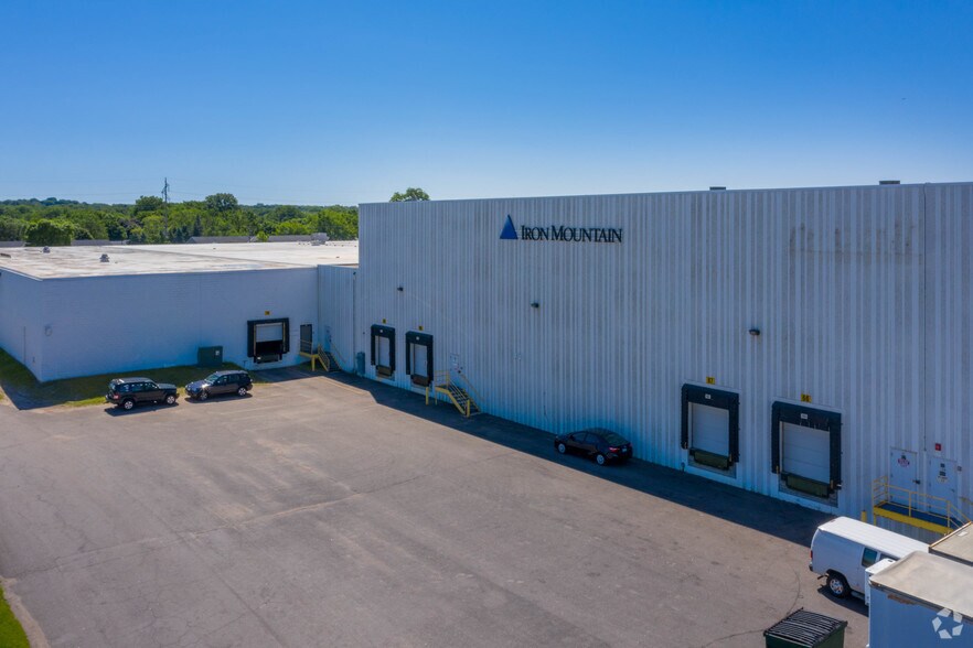 More Photos Of 5320-5400 Main St NE, Fridley Warehouse For Lease